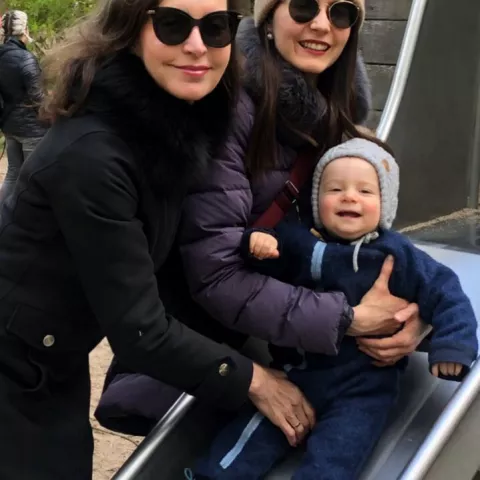 Regina und Katharina Bender mit Johannes