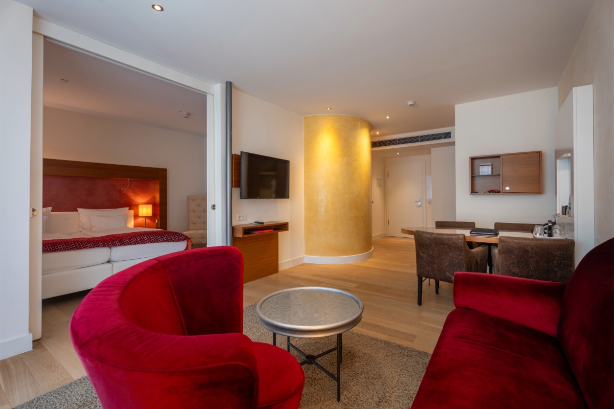 grand-suite-parkseite7-aqua-aurelia-suitenhotel-1200x800