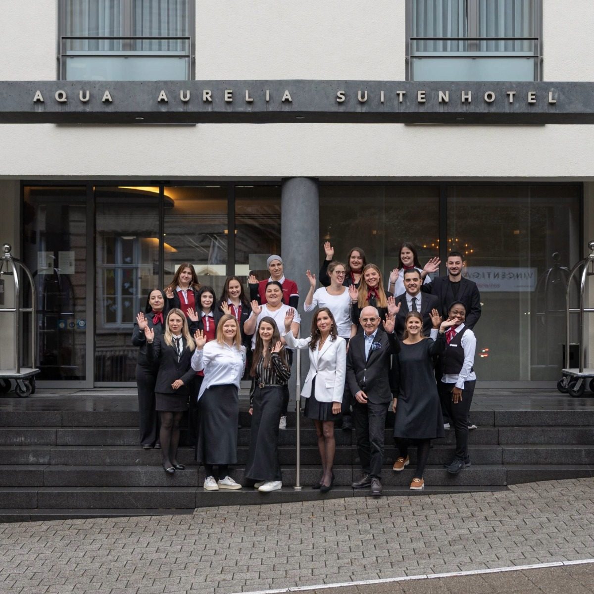 gruppenfoto2-aqua-aurelia-suitenhotel-1200x1200